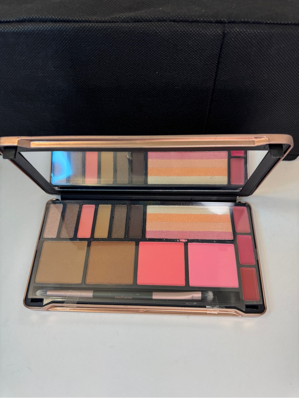 Profusion Cosmetics no filter needed all in one selfie kit - Picture 2 of 3